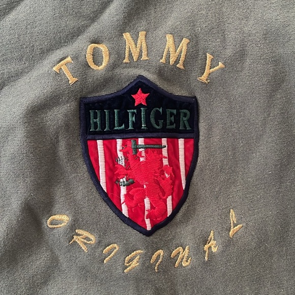 Vintage Tommy Hilfiger Embroidered Crewneck - Picture 2 of 3